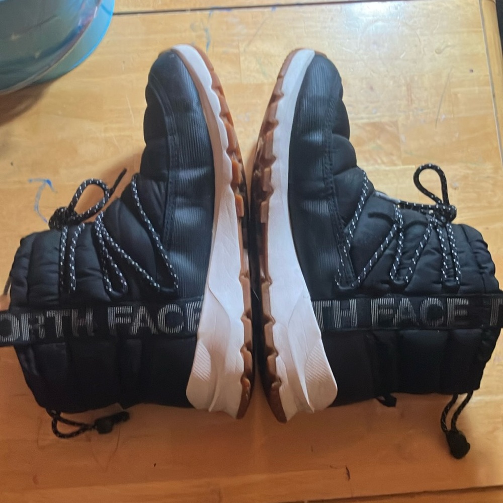 The North Face shortie snow boots